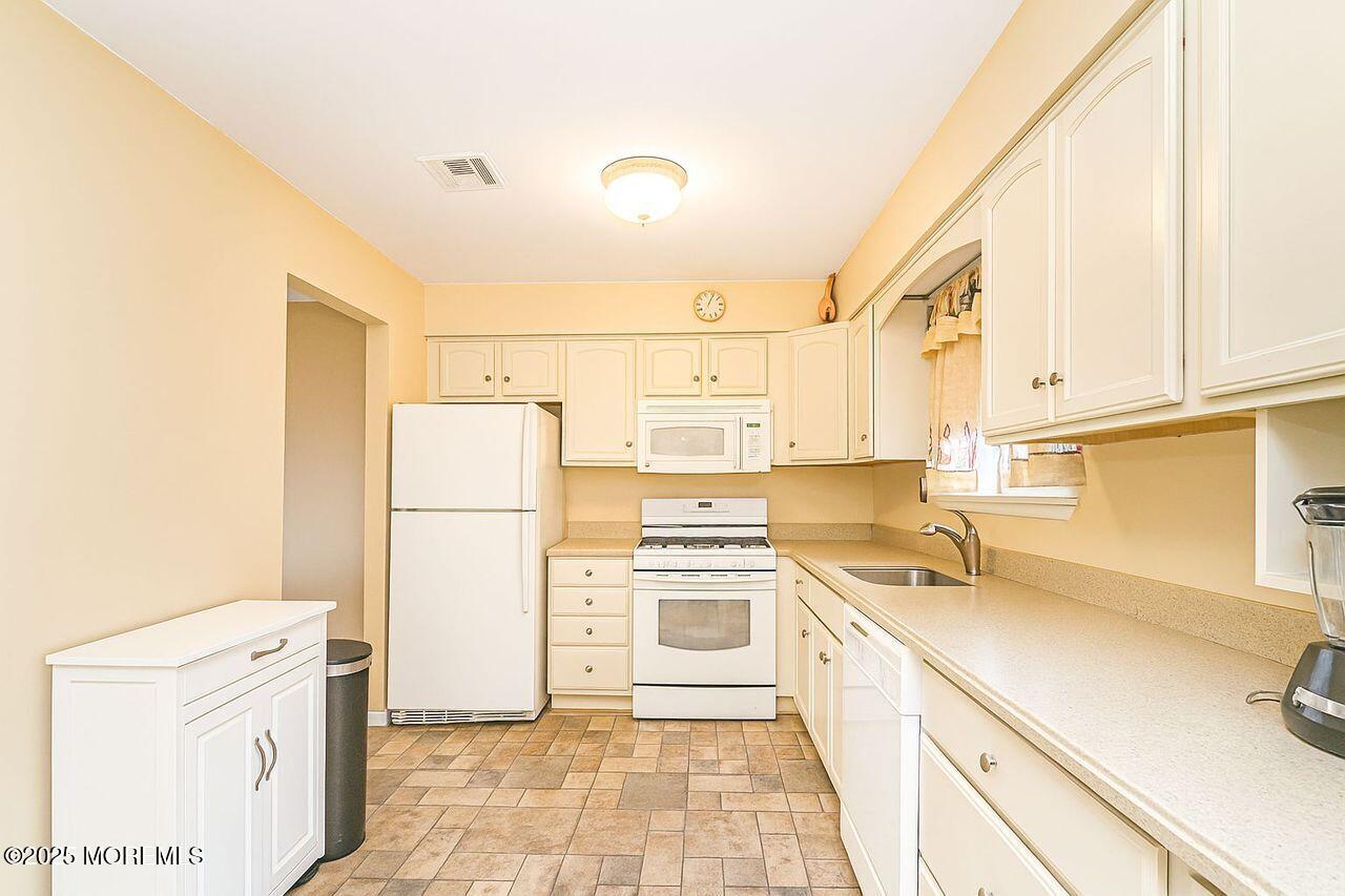 55 Tony Court Brick, NJ 08724 - Photo 8 of 19 tony kit