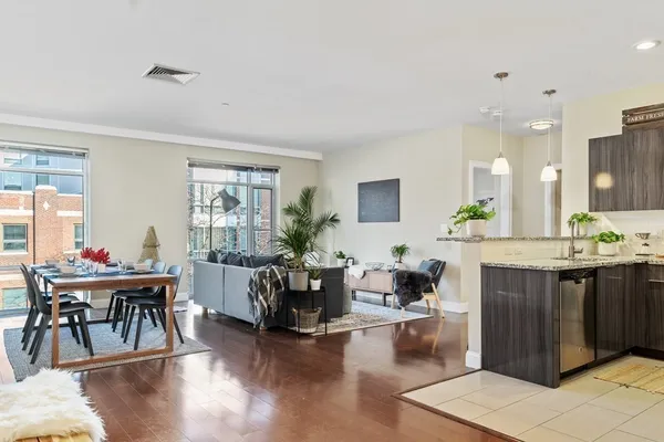 $4,900 | 11 West Broadway, Unit 510, Boston, MA 02127