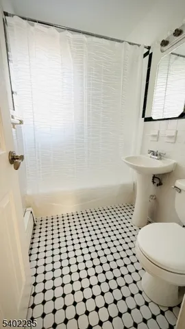 $2,100 | 33 West Roselle Avenue, Unit B, Roselle Park, NJ 07204