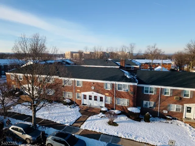 $2,100 | 33 West Roselle Avenue, Unit B, Roselle Park, NJ 07204