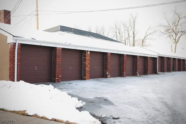 $2,100 | 33 West Roselle Avenue, Unit B, Roselle Park, NJ 07204