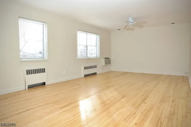 $2,100 | 33 West Roselle Avenue, Unit B, Roselle Park, NJ 07204