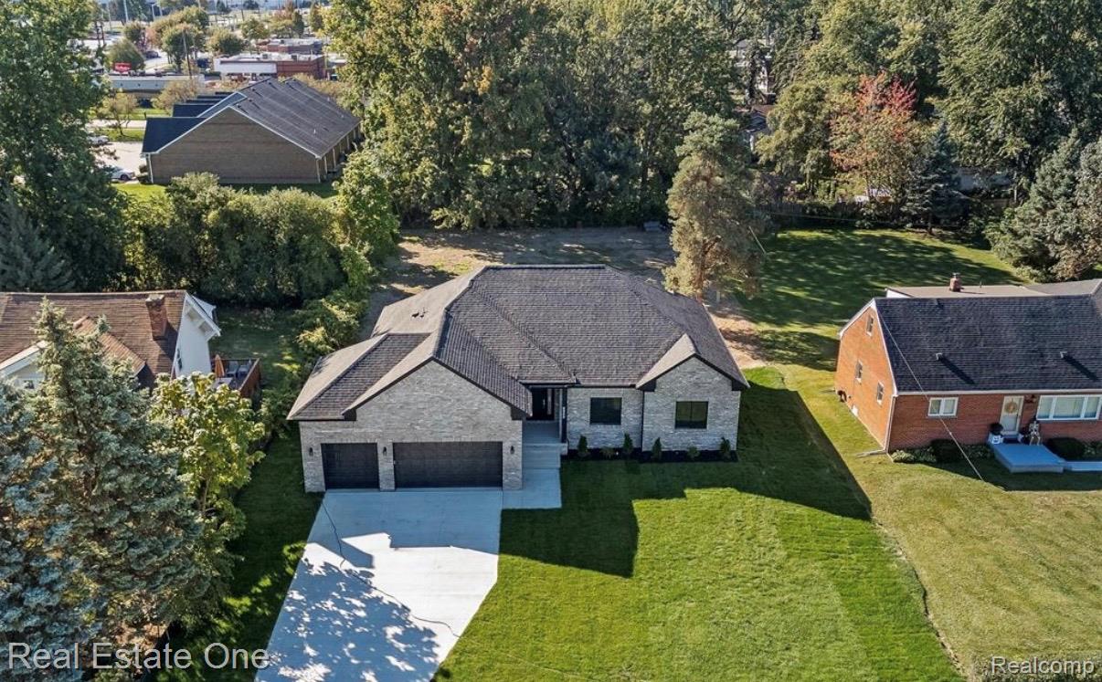 5636 Paris Street Sterling Heights, MI 48310 - Photo 35 of 37 View from above of property