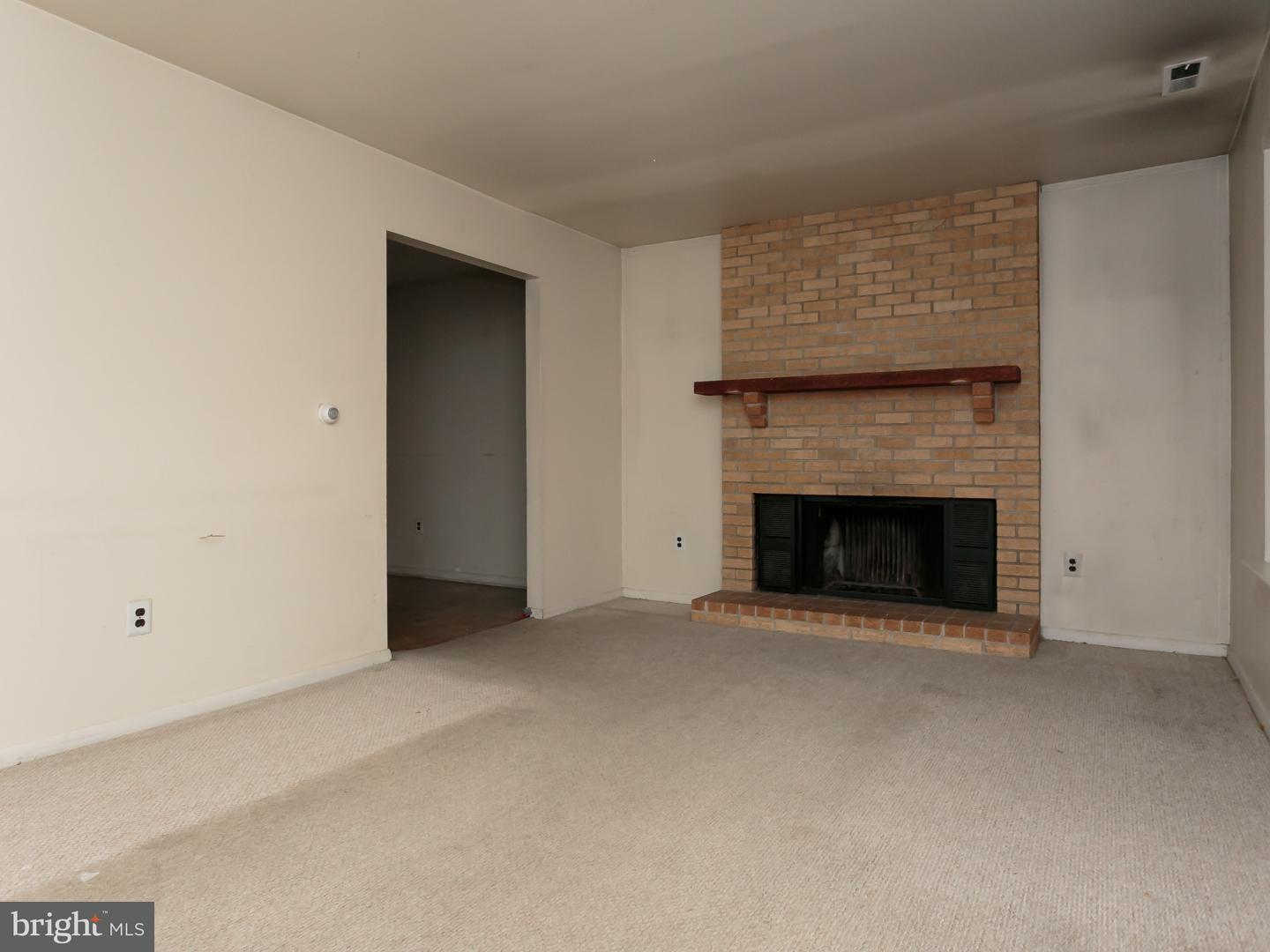 909 North Beecham Road Williamstown, NJ 08094 - Photo 3 of 25