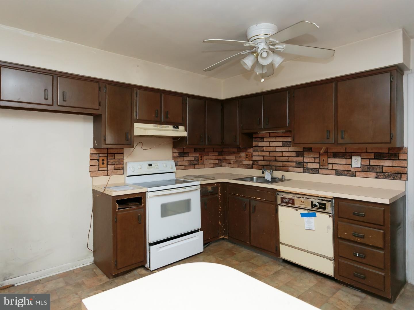 909 North Beecham Road Williamstown, NJ 08094 - Photo 8 of 25
