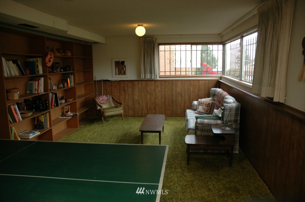 2533 Northeast 19th Street Renton, WA 98056 - Photo 14 of 20 Gallery Image 14