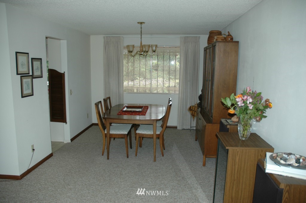 2533 Northeast 19th Street Renton, WA 98056 - Photo 7 of 20 Gallery Image 7