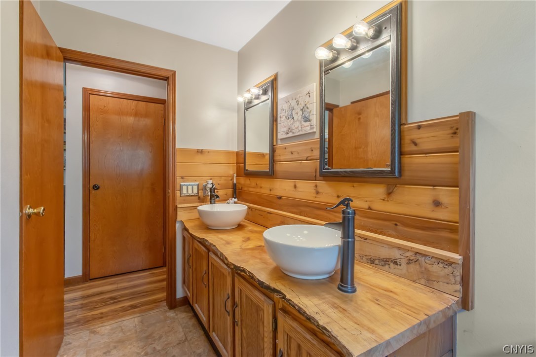 955 Middle Road Scriba, NY 13126 - Photo 21 of 47