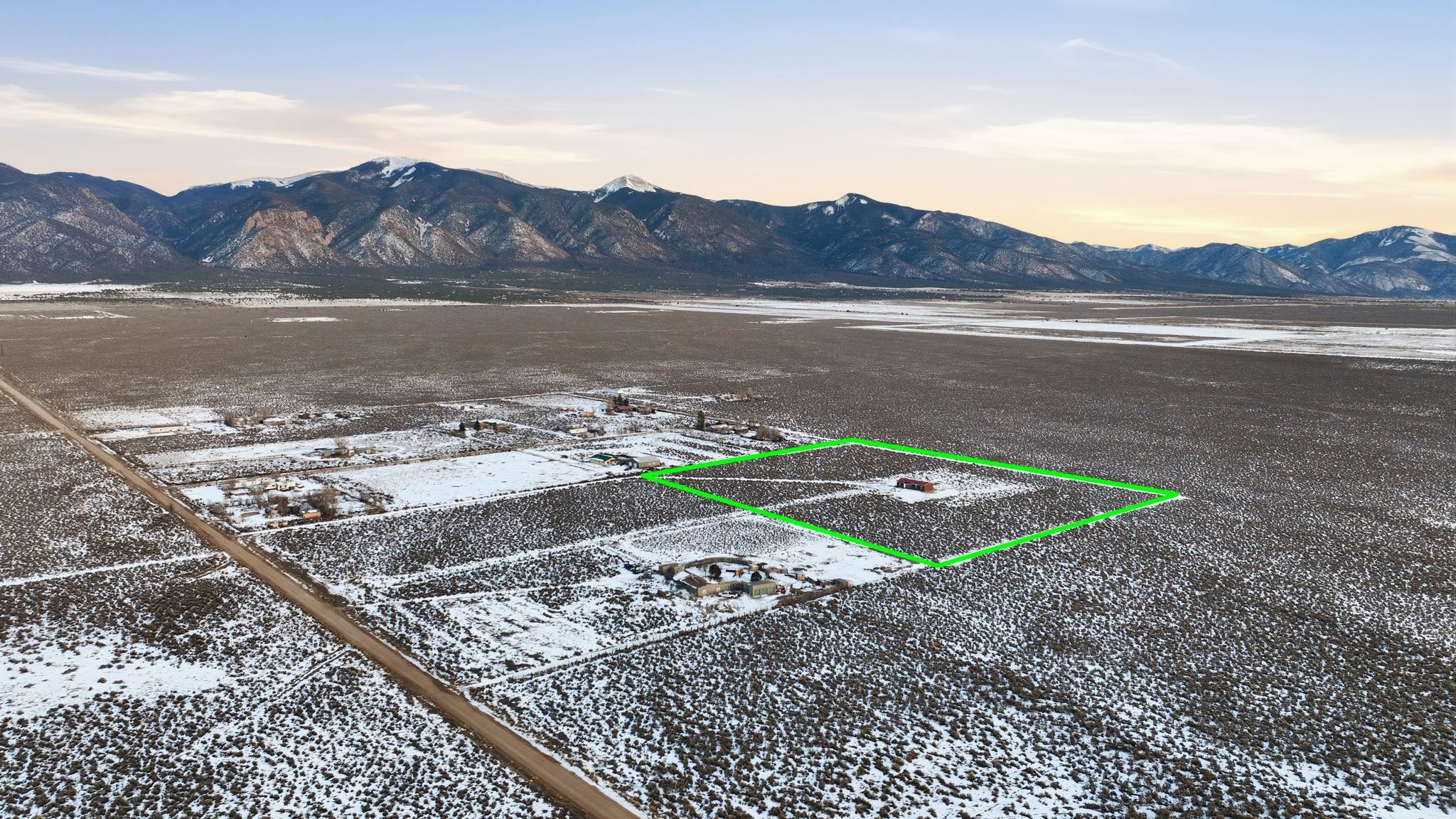 333 Sunshine Valley Road Cerro, NM 87519 - Photo 25 of 35 Gallery Image 25