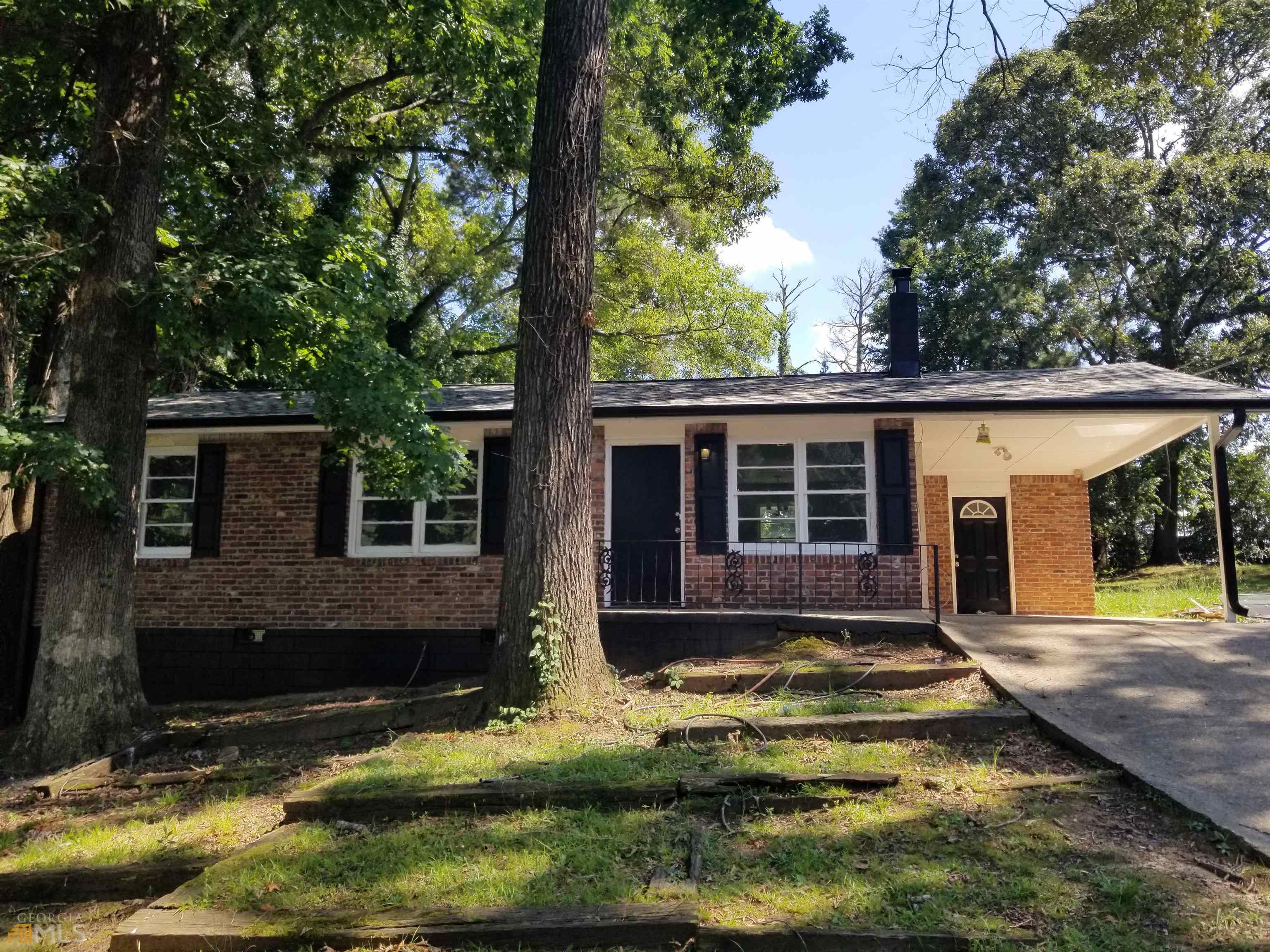 2581 Oak Circle Ellenwood, GA 30294 - Photo 2 of 8