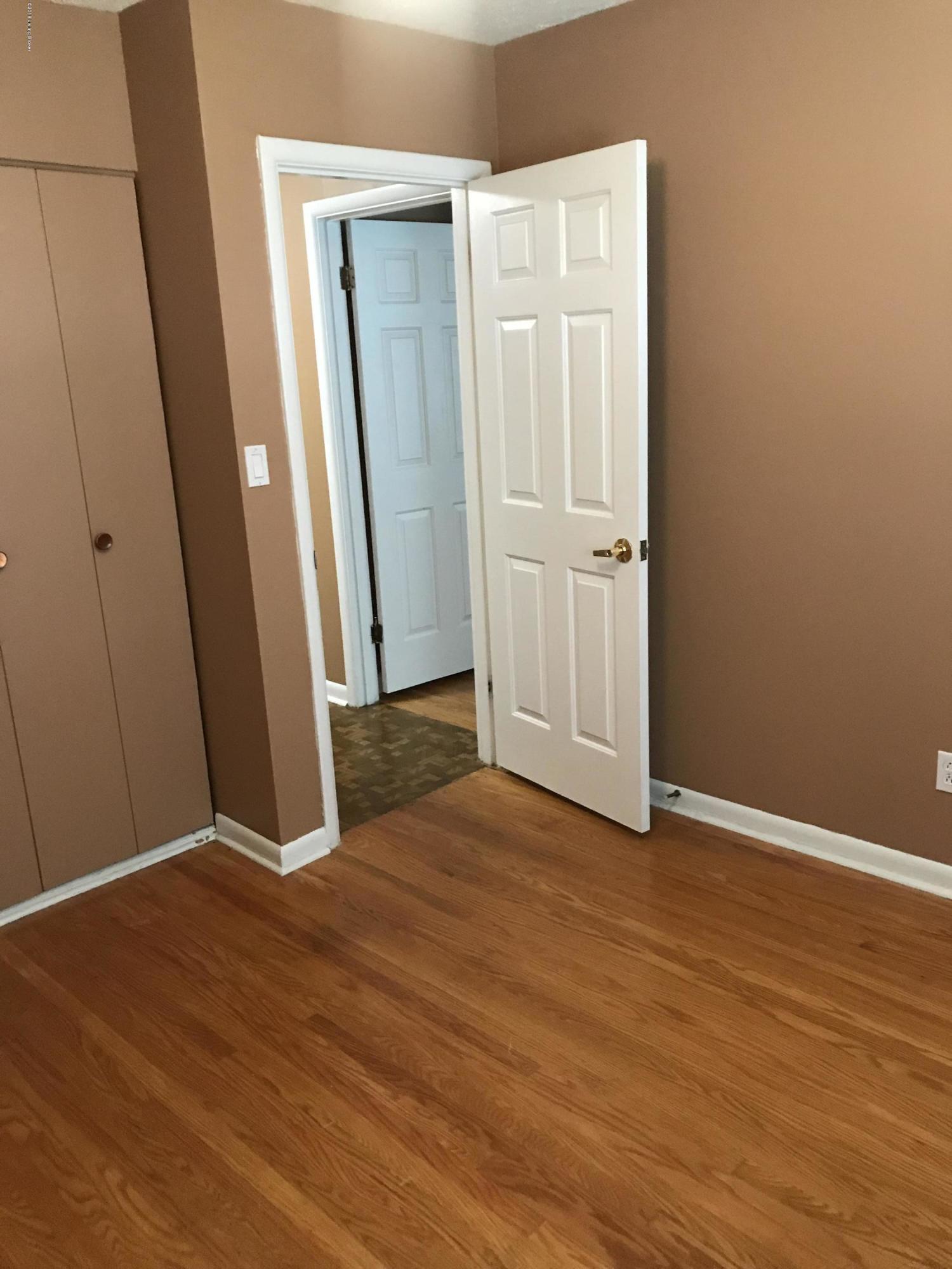 3820 Chatham Road Louisville, KY 40218 - Photo 17 of 34 17