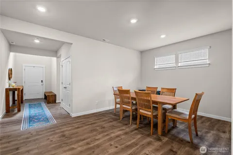 $765,000 | 17512 Crossing Drive East, Puyallup, WA 98374