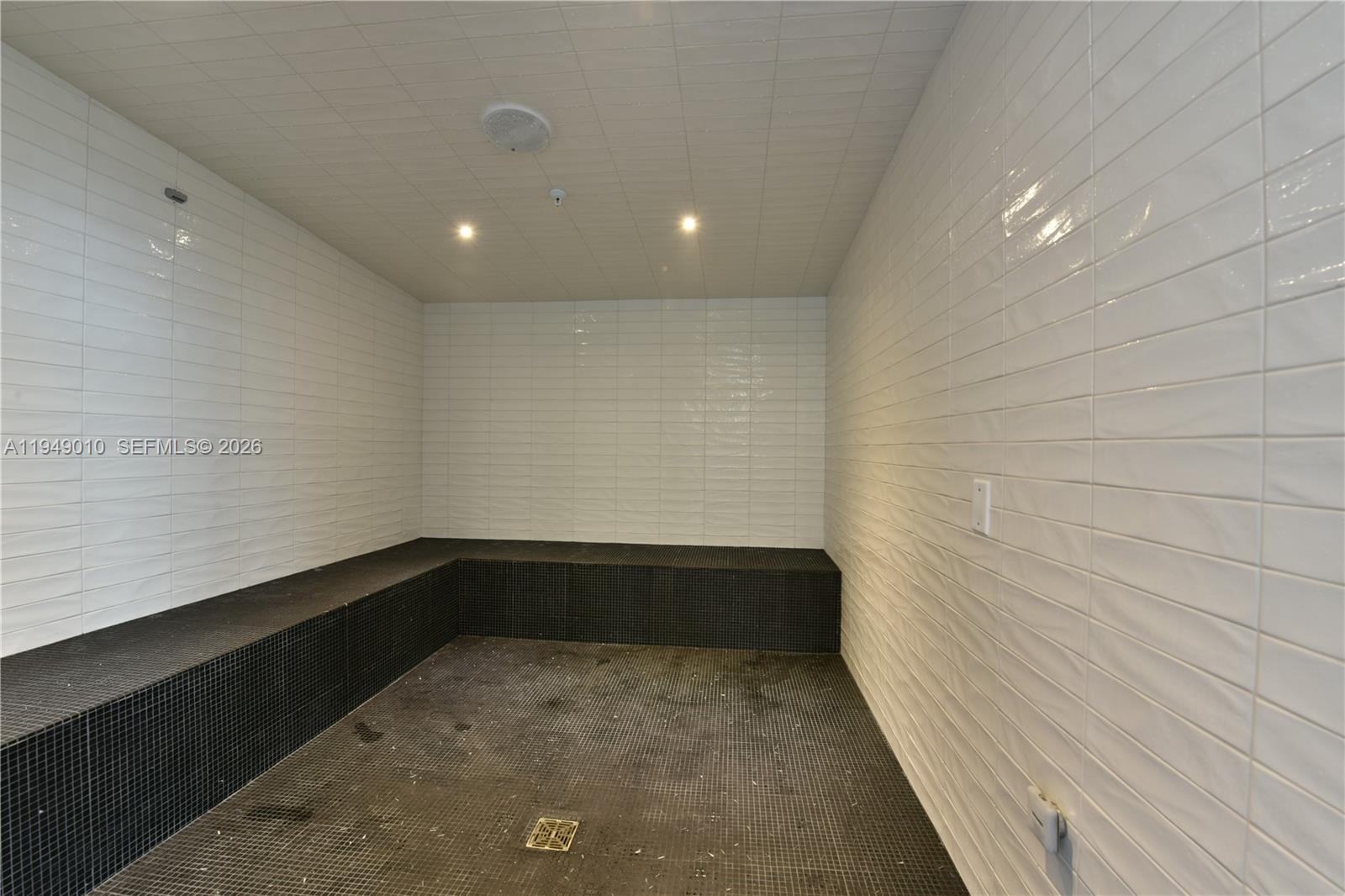 45 Southwest 9th Street, Unit 3405 Miami, FL 33130 - Photo 42 of 47 a view of empty room