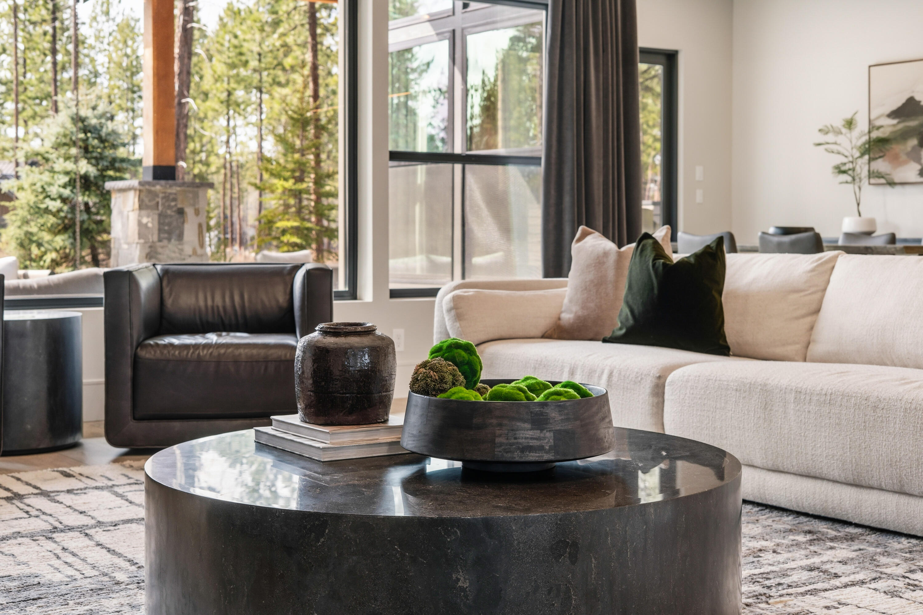 56350 Mirror Rock Loop, Unit 360 Bend, OR 97707 - Photo 36 of 86 30-Living Room