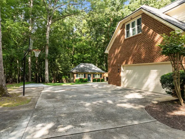 $750,000 | 5 Sagamore Place, Hillsborough, NC 27278