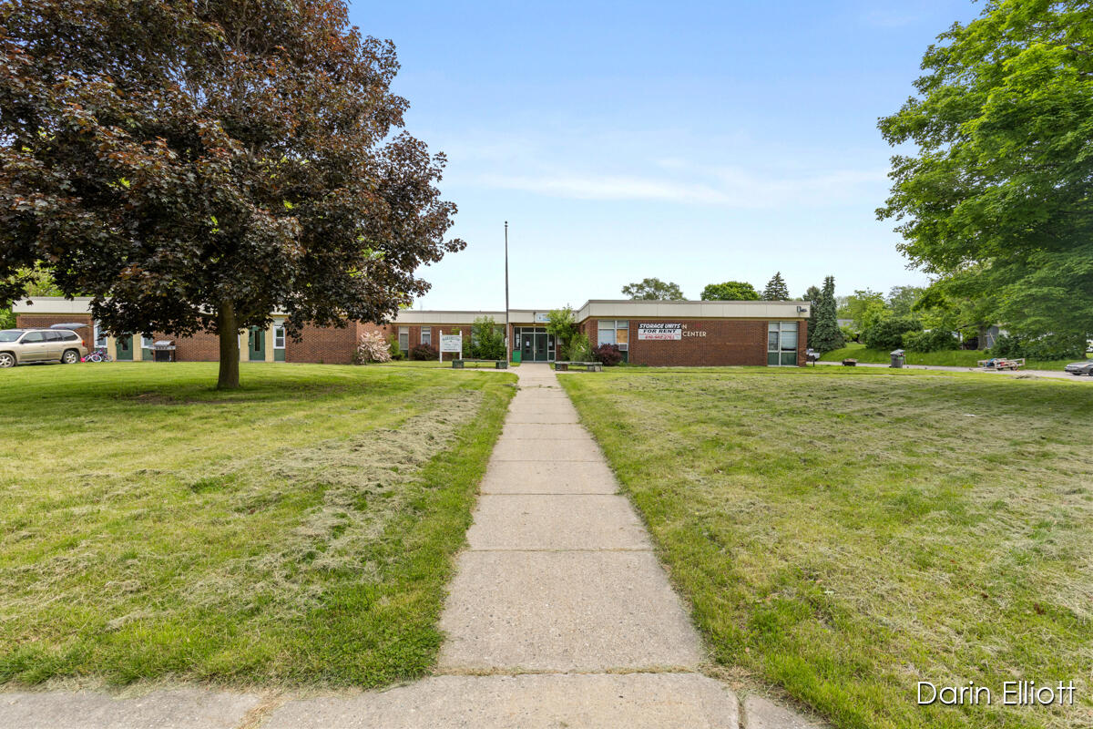 306 Russell Street Hubbardston, MI 48845 - Photo 7 of 87 IMG_1004