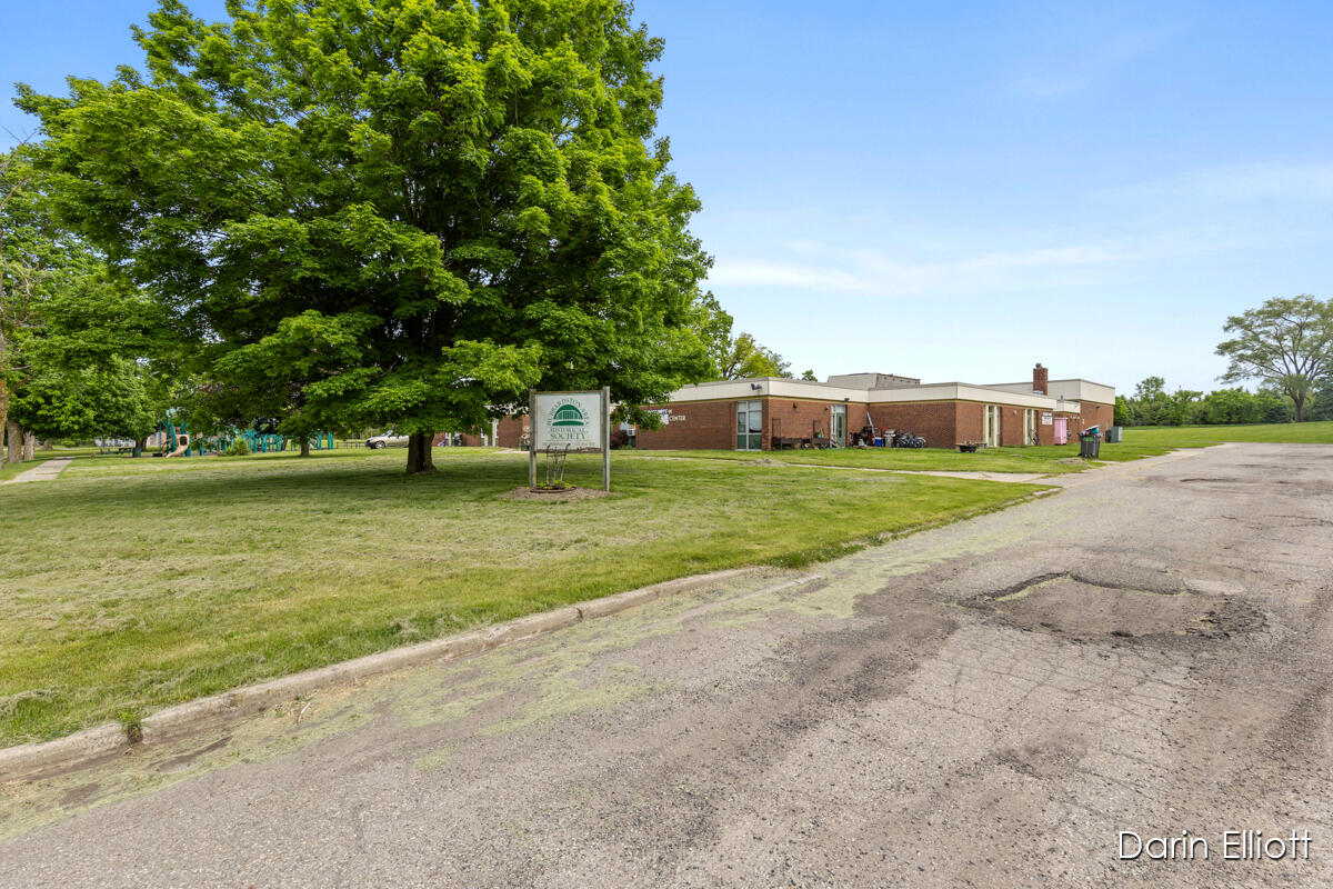 306 Russell Street Hubbardston, MI 48845 - Photo 8 of 87 IMG_1005