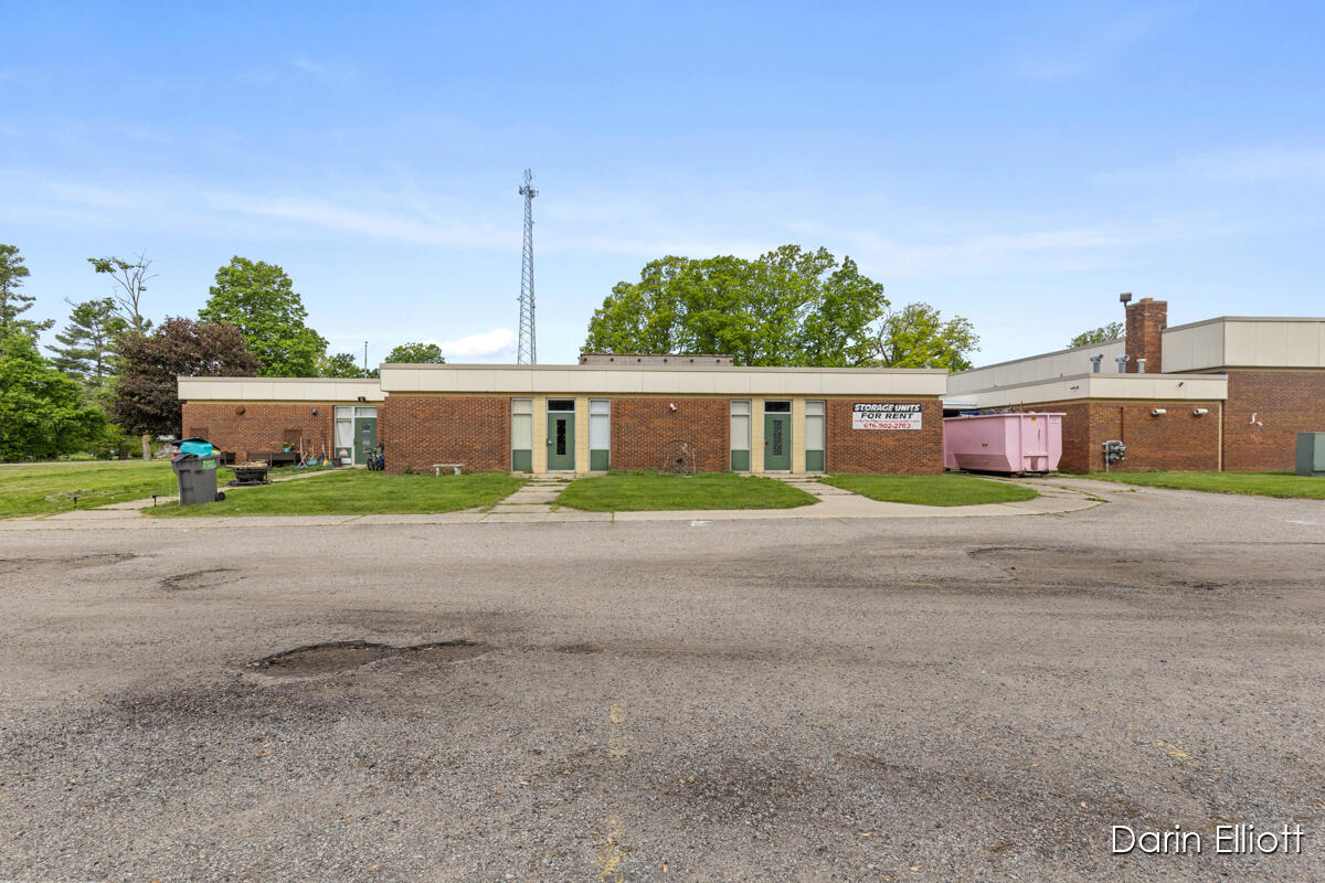 306 Russell Street Hubbardston, MI 48845 - Photo 9 of 87 IMG_1006