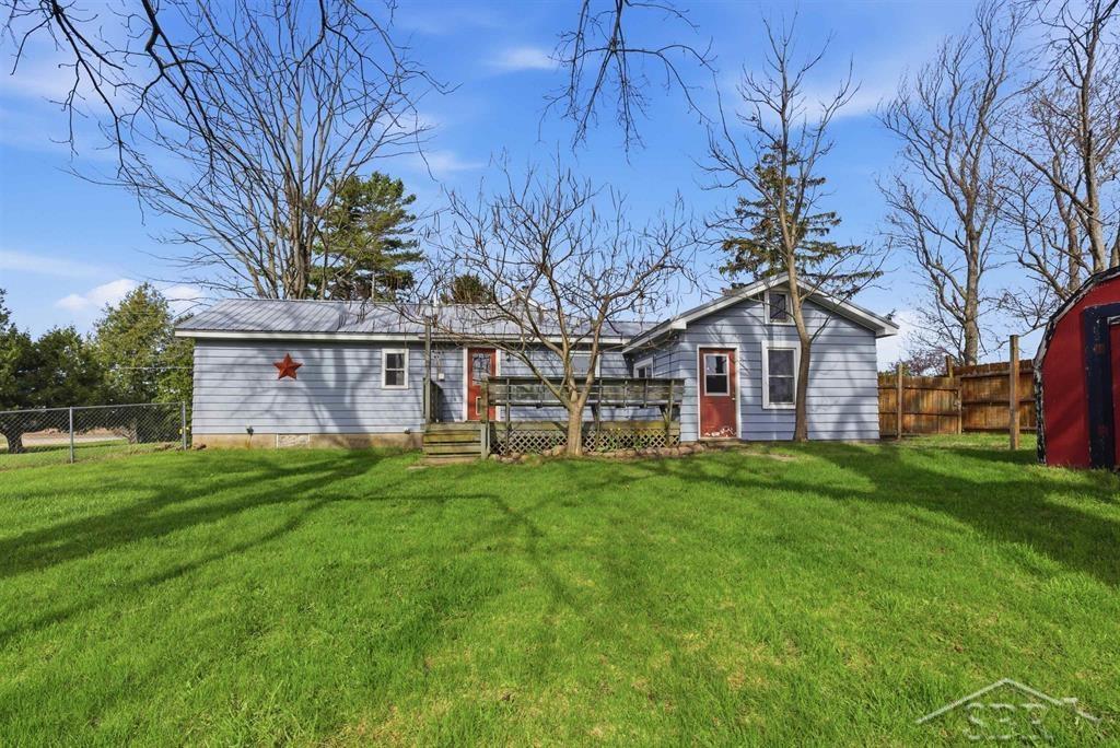 5800 North Hope Road Hope, MI 48628 - Photo 4 of 25 Gallery Image 4