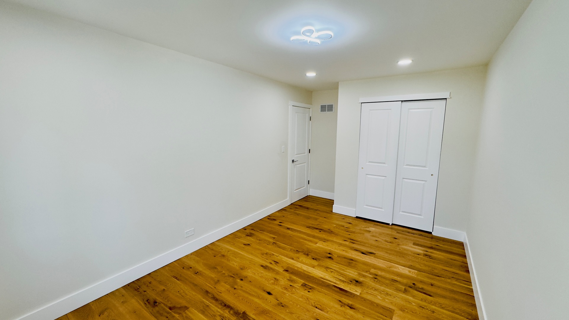 527 Northgate Road Lindenhurst, IL 60046 - Photo 16 of 35 a view of empty room