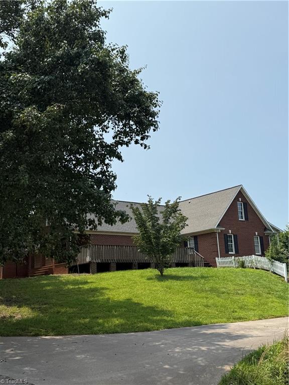 591 Fox Road Wilkesboro, NC 28697 - Photo 2 of 28