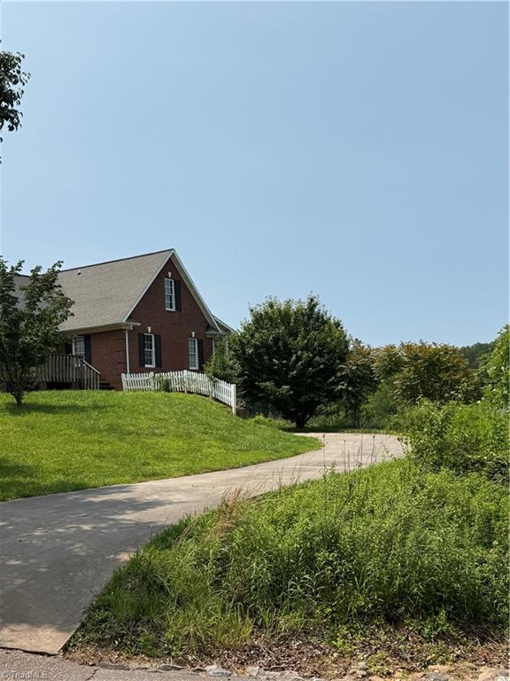 591 Fox Road Wilkesboro, NC 28697 - Photo 3 of 28