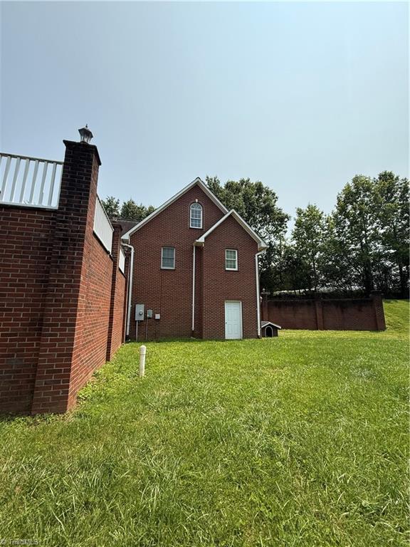 591 Fox Road Wilkesboro, NC 28697 - Photo 5 of 28