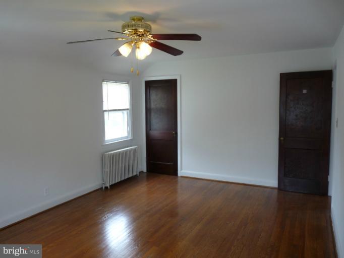 4312 Barrington Road Baltimore, MD 21229 - Photo 24 of 30 Bedroom (Master)