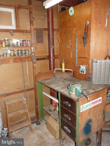 4312 Barrington Road Baltimore, MD 21229 - Photo 28 of 30 WorkShop
