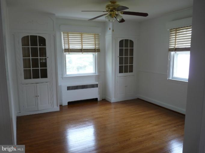 4312 Barrington Road Baltimore, MD 21229 - Photo 6 of 30 China Cabinet Built-Ins