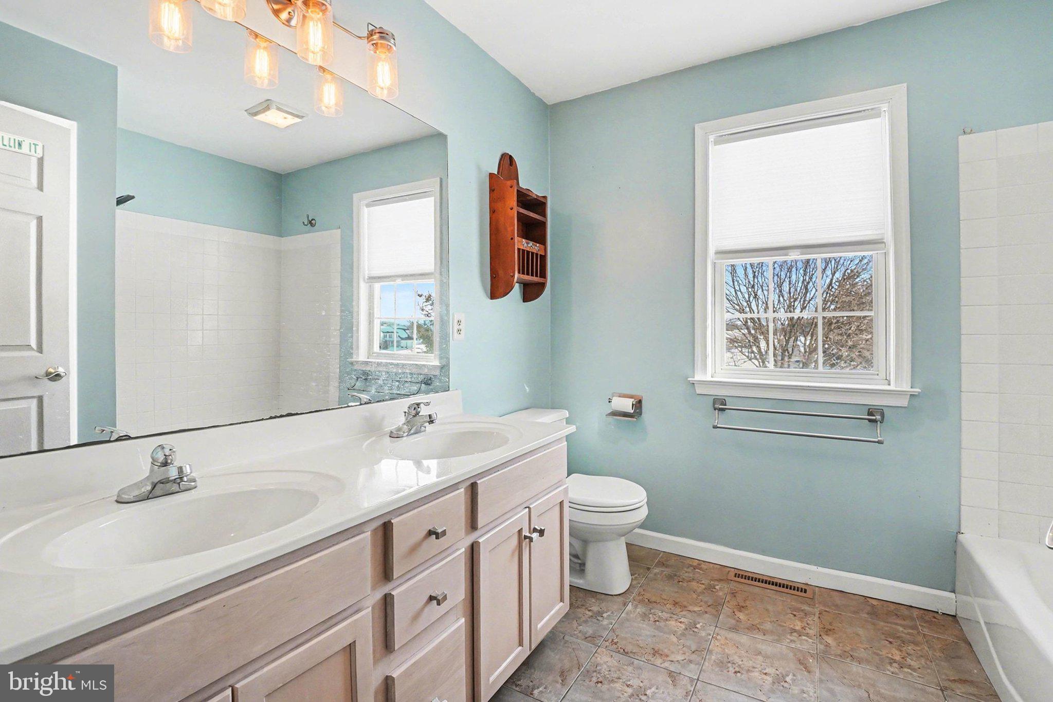 1350 Juniper Street Lebanon, PA 17042 - Photo 15 of 37 Second Floor Full Bath