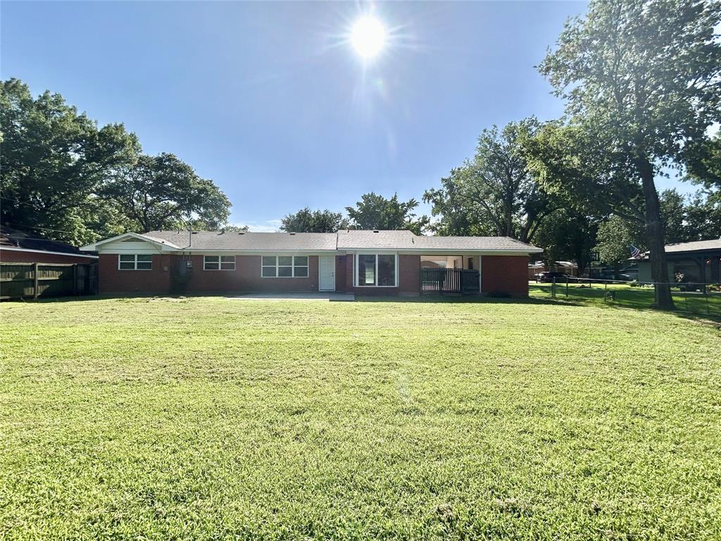 306 Line Drive Gainesville, TX 76240 - Photo 18 of 20 Back of House