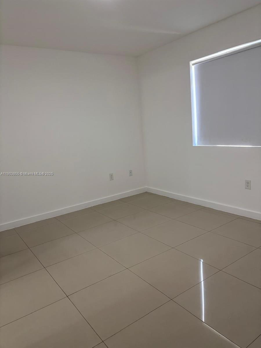 423 East 27th Street, Unit 101 Hialeah, FL 33013 - Photo 5 of 13