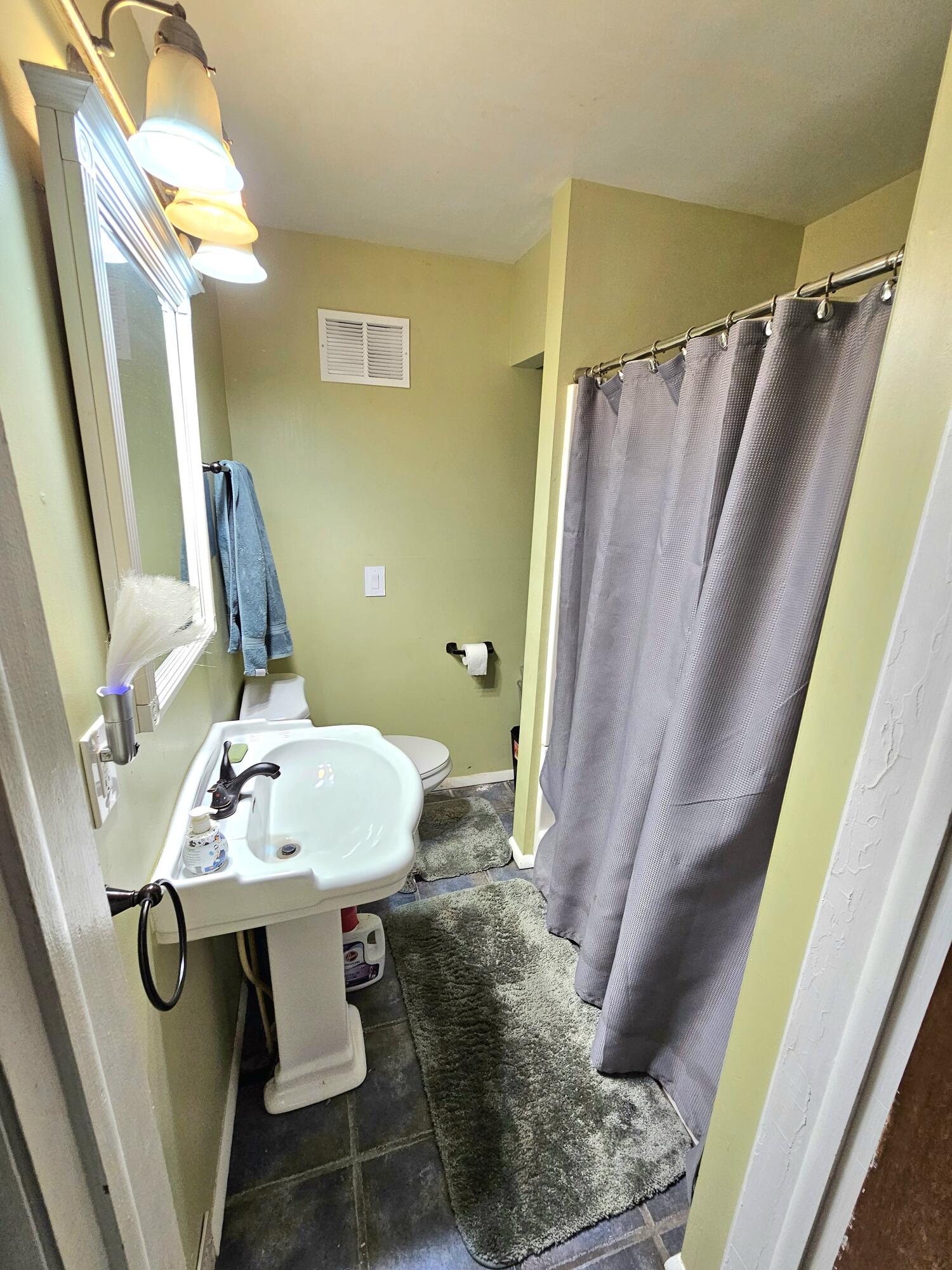 603 South Constantine Street Three Rivers, MI 49093 - Photo 13 of 13 20240718_165944