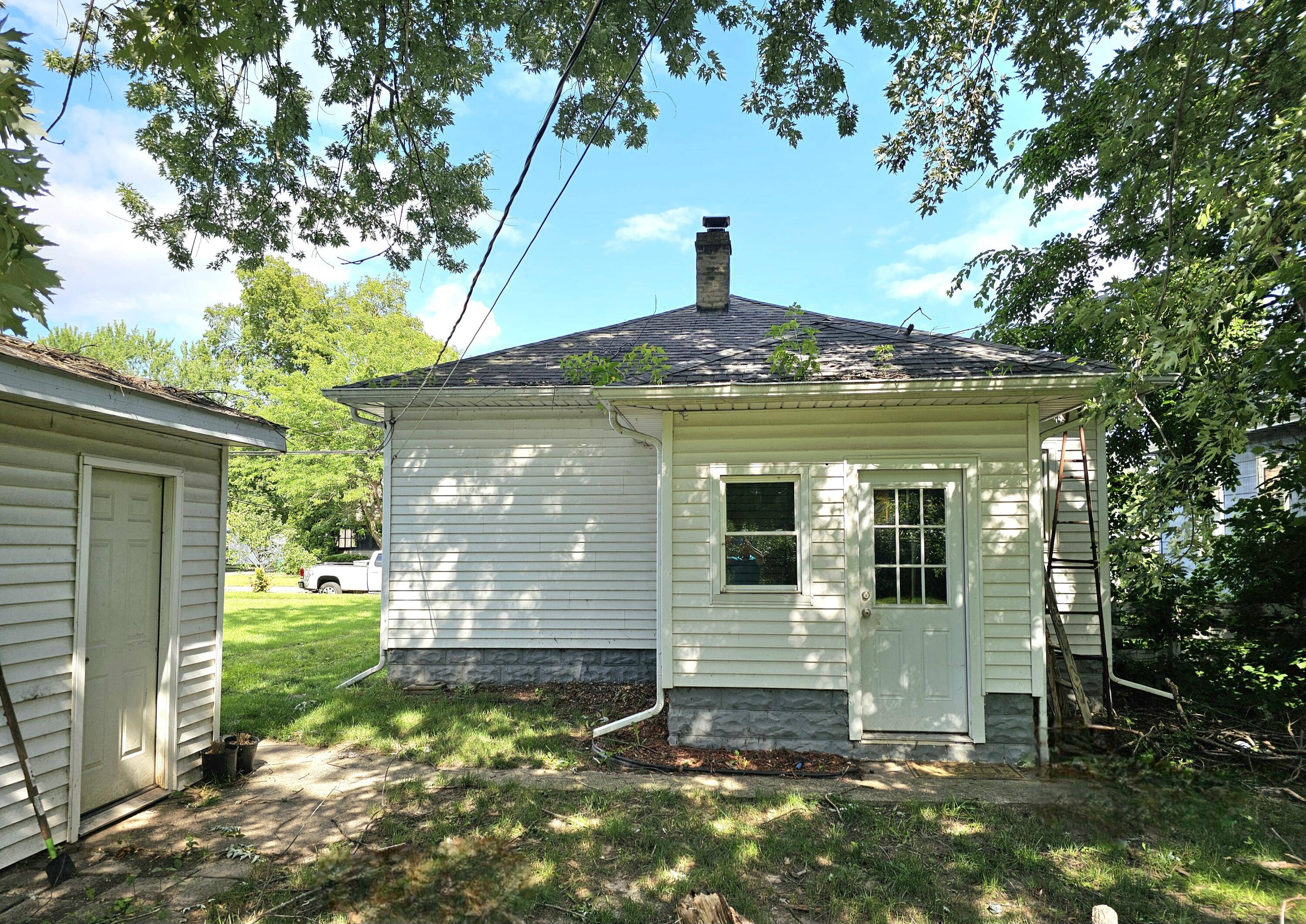 603 South Constantine Street Three Rivers, MI 49093 - Photo 4 of 13 20240718_170421