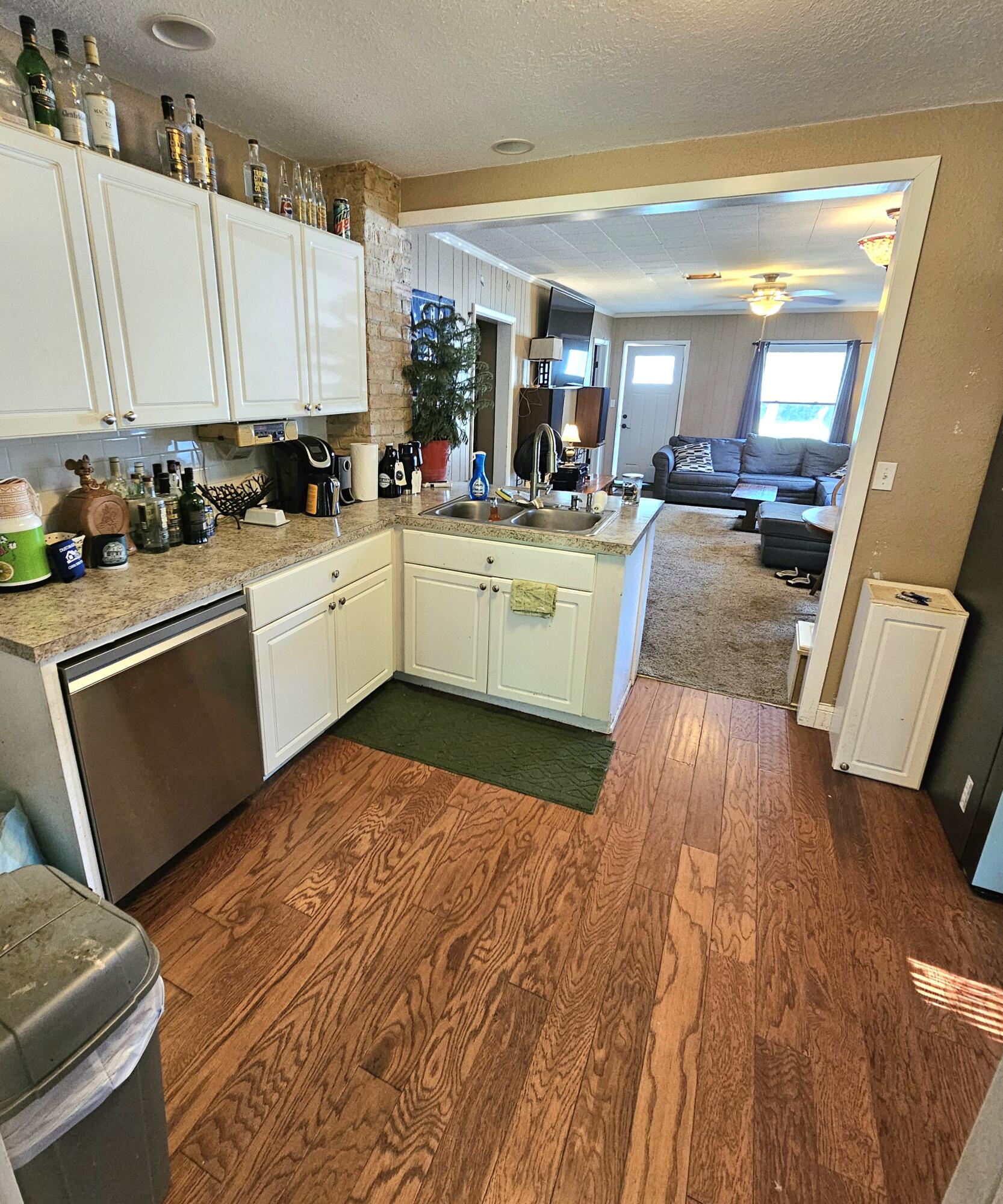 603 South Constantine Street Three Rivers, MI 49093 - Photo 9 of 13 20240718_170027