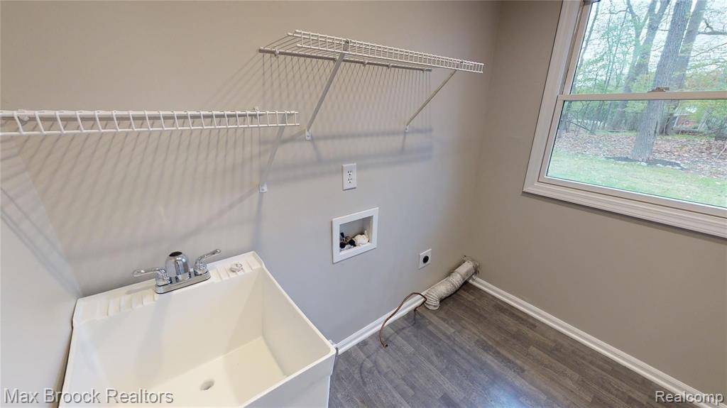 4990 Arrowhead Road West Bloomfield, MI 48323 - Photo 14 of 48