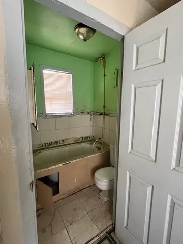 $179,999 | 7615 Avenue F, Houston, TX 77012