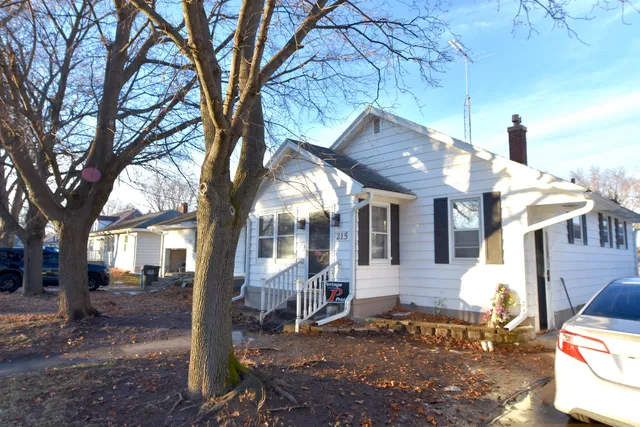 $264,900 | 215-217 West Haertel Street, Portage, WI 53901