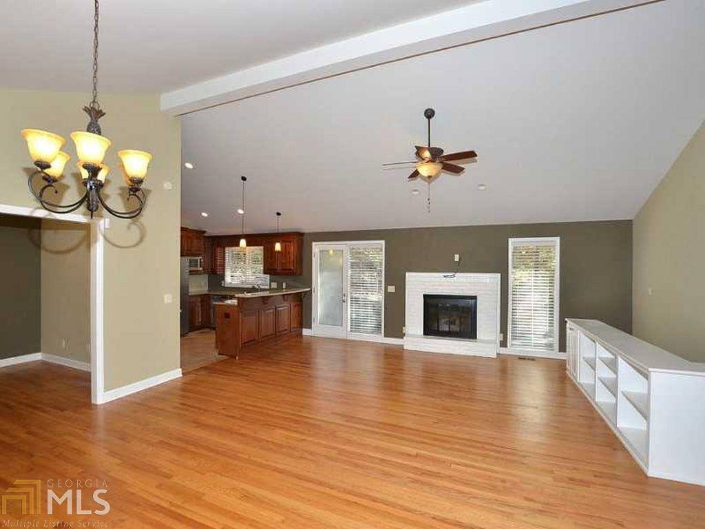 1019 Crane Road Northeast Atlanta, GA 30324 - Photo 4 of 33 Gallery Image 4