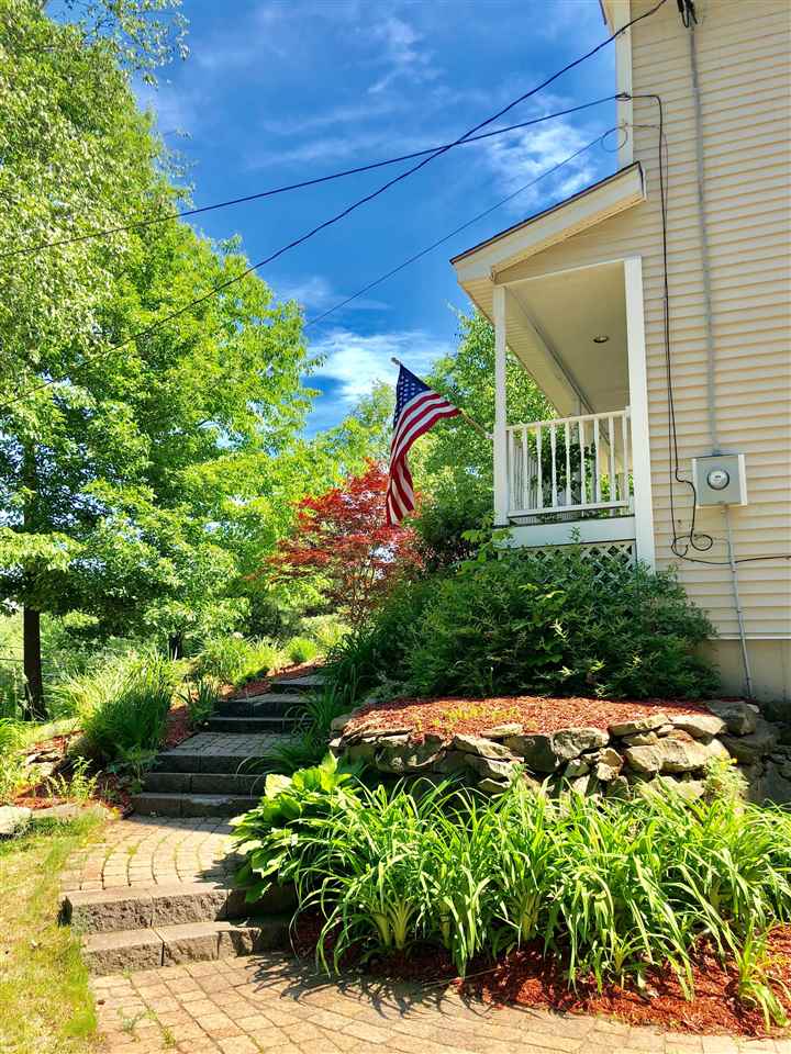 54 Chester Road Derry, NH 03038 - Photo 2 of 24
