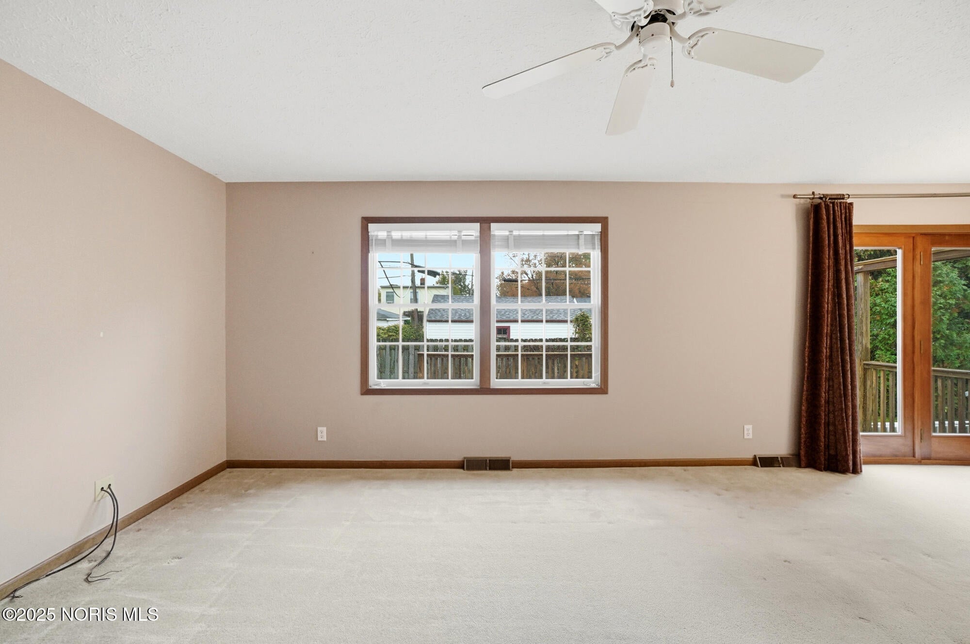 5053 Bennett Road Toledo, OH 43612 - Photo 11 of 59 013