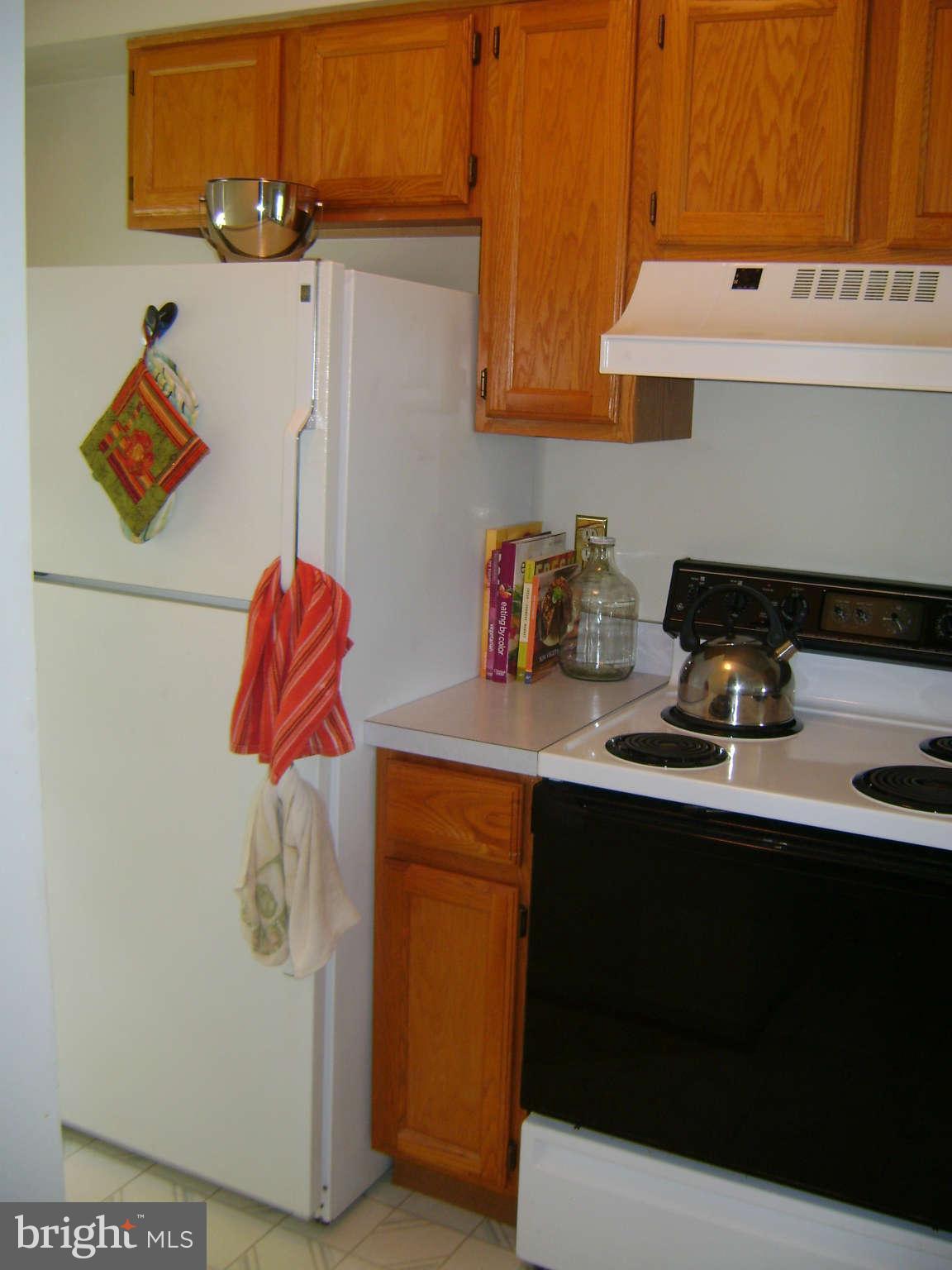 2006 Riding Crop Way Baltimore, MD 21244 - Photo 3 of 20 Kitchen