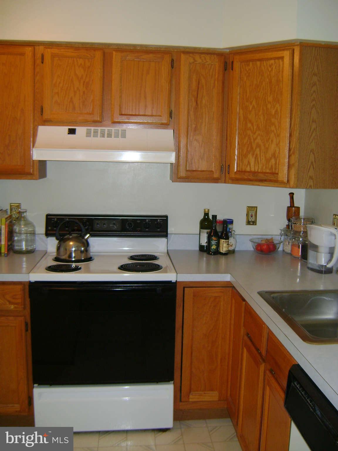2006 Riding Crop Way Baltimore, MD 21244 - Photo 4 of 20 Kitchen