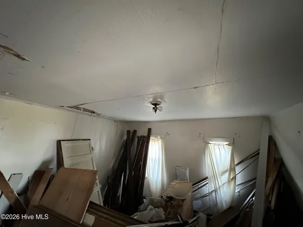 $51,900 | 33455 Highway 264, Engelhard, NC 27824