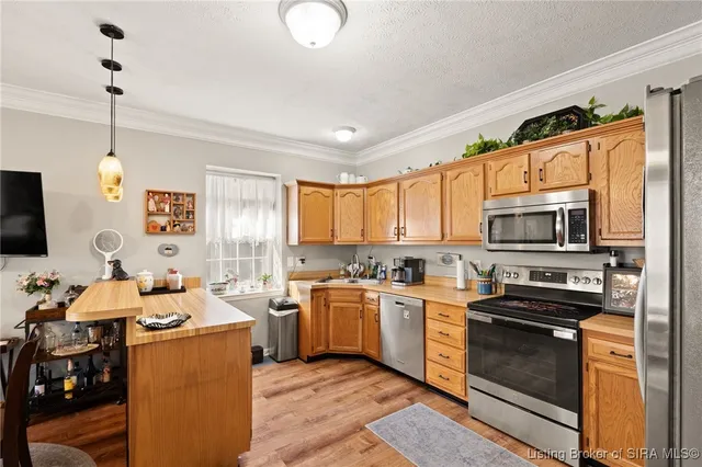 $179,900 | 925 East 7th Street, Unit 101, Jeffersonville, IN 47130