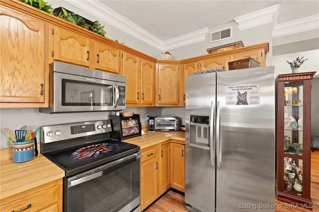 $179,900 | 925 East 7th Street, Unit 101, Jeffersonville, IN 47130