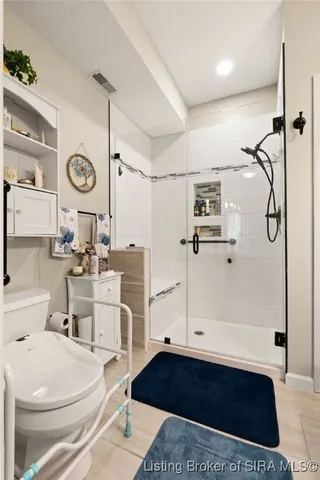 $179,900 | 925 East 7th Street, Unit 101, Jeffersonville, IN 47130