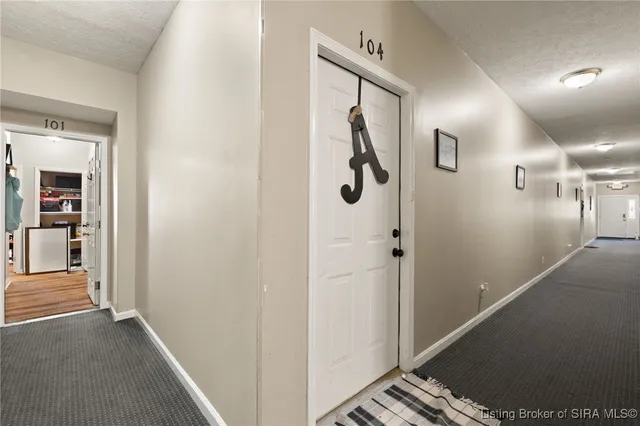 $179,900 | 925 East 7th Street, Unit 101, Jeffersonville, IN 47130