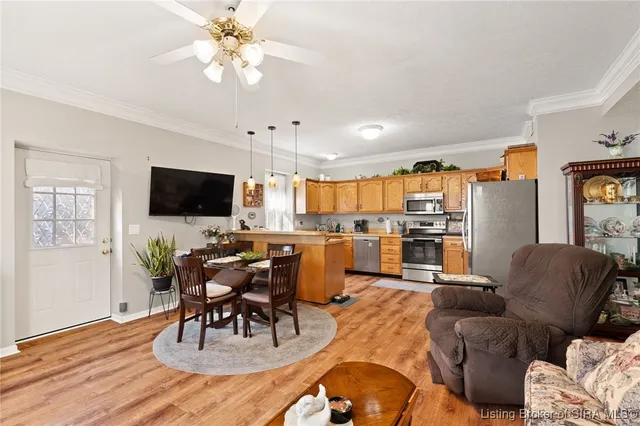 $179,900 | 925 East 7th Street, Unit 101, Jeffersonville, IN 47130